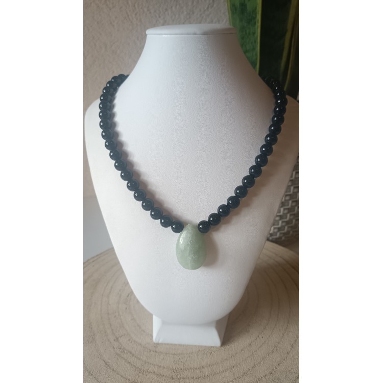 Collier "Tempérance et sagesse" Onyx noire et New Jade Collier "Tempérance et sagesse" Onyx noire et New Jade